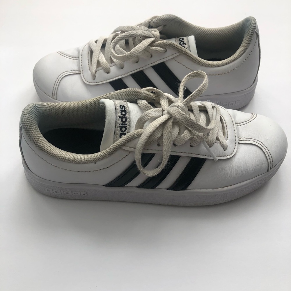 {preloved} Boys White and Black Adidas